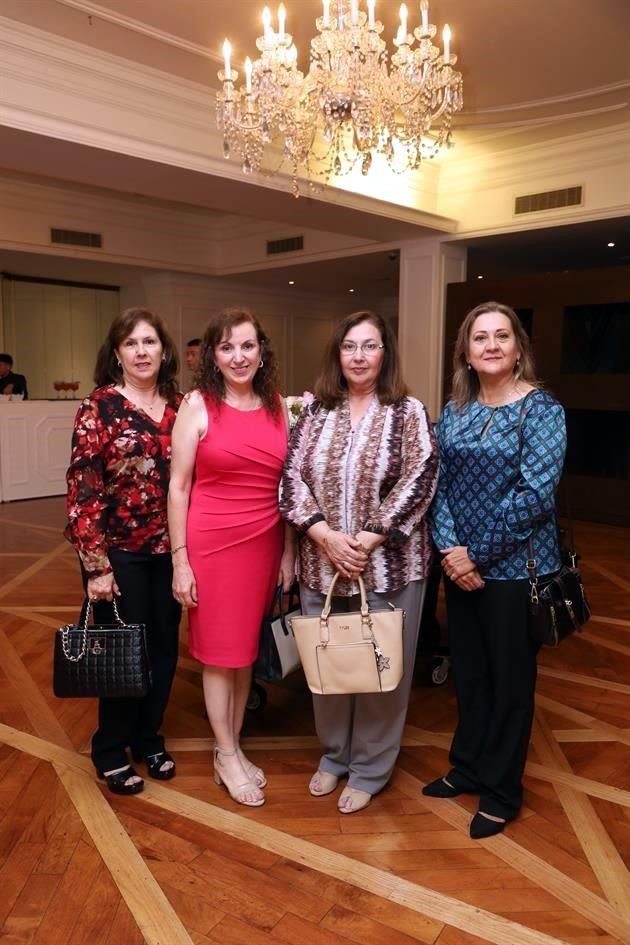 Romelia Garza de García, María del Socorro Elizondo de Garza, Elsa Garza y Patricia Villarreal de García