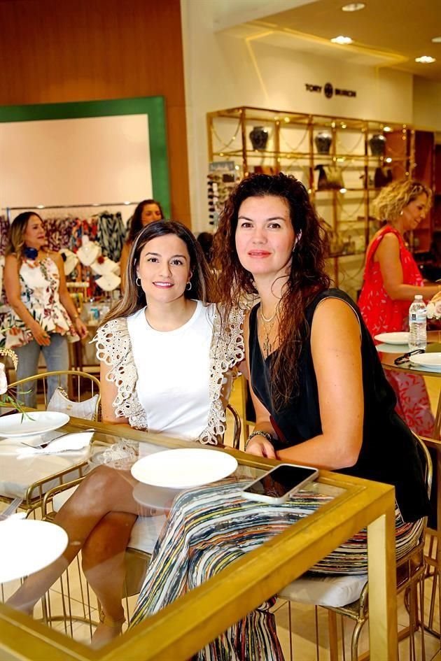 Adriana Beltrán de Mercado y Eva Jiménez de Corella