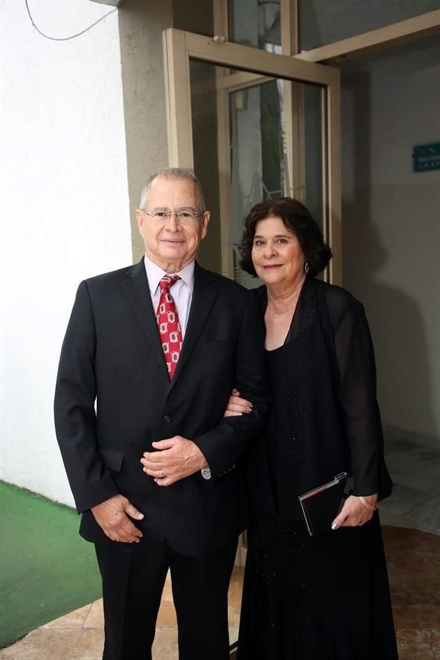 Jorge Gallego y Lupita Gallego