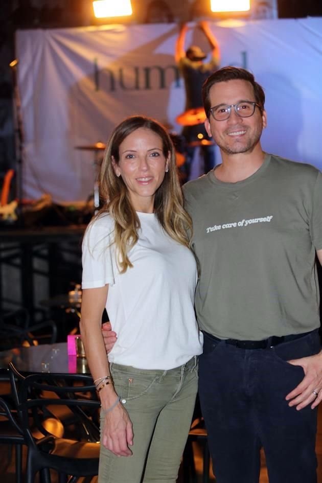 Mónica Zambrano de De la Garza y Óscar  de la Garza