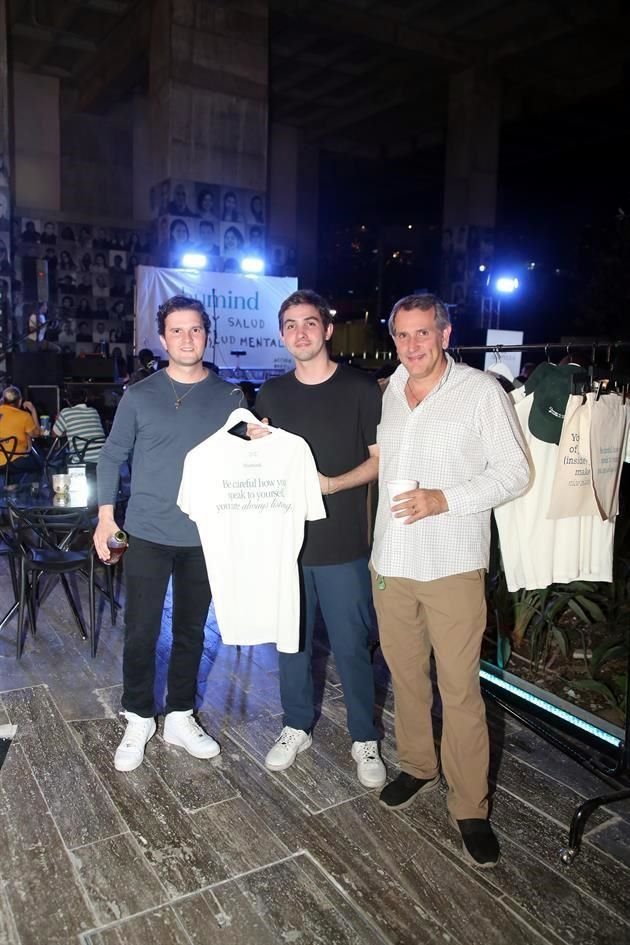Ricardo Coronado, Diego Villanueva y Gillo Villanueva