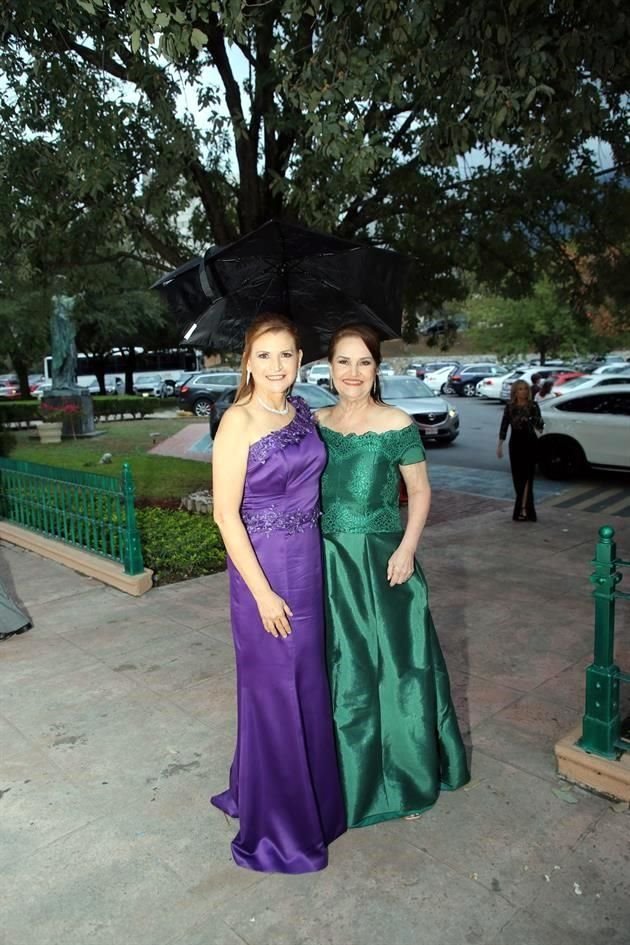 Cristina González de Canavati y Catalina Gómez Junco de De la Torre