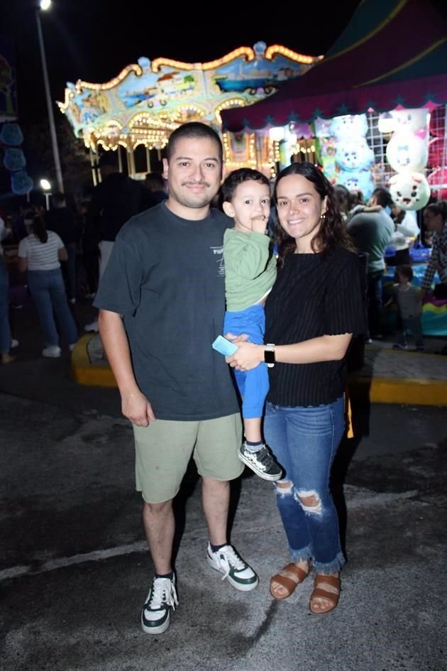 Paula Calderón y Andrés Canseco con Andrés Canseco Calderón