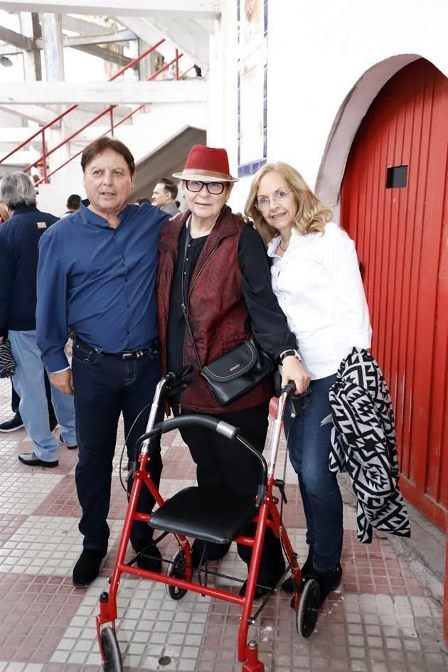 Víctor Hugo Romero, Vicky Lozano y Mágala Torres Assad