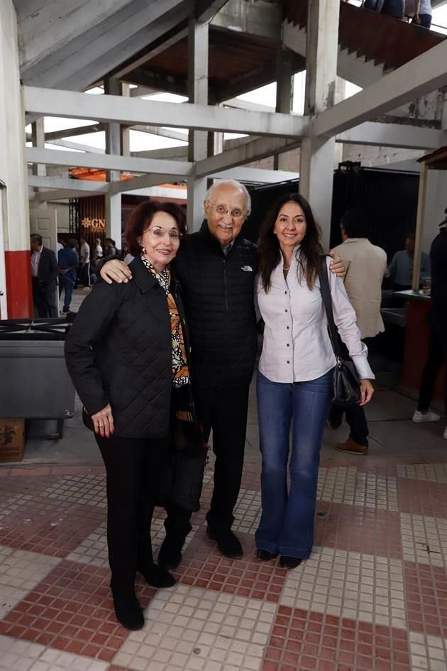 Cecilia Pérez Madero de Sada, Rogelio Sada y Marcela Moreno de Sada