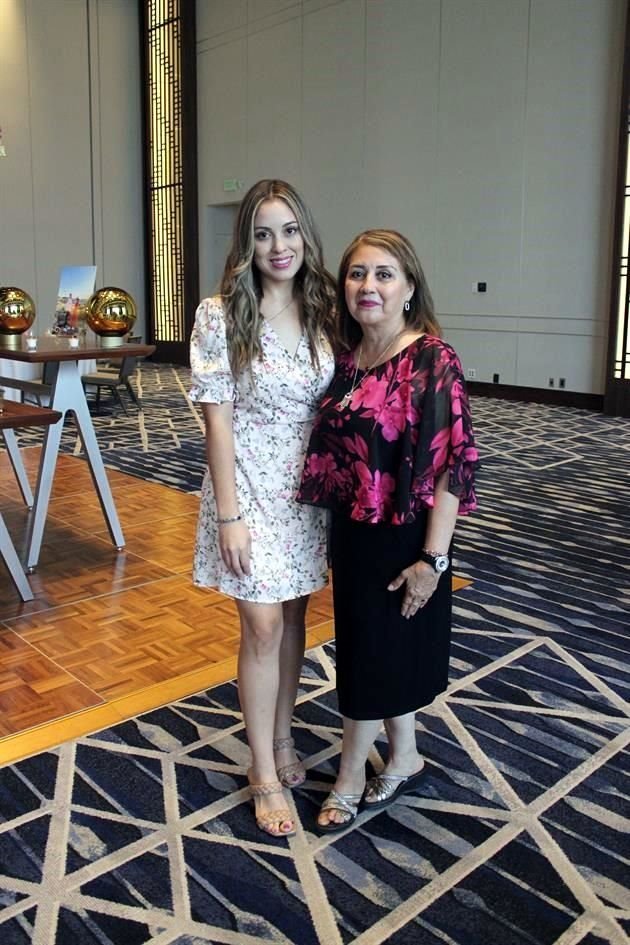 Mariana González y María del Carmen Castillo