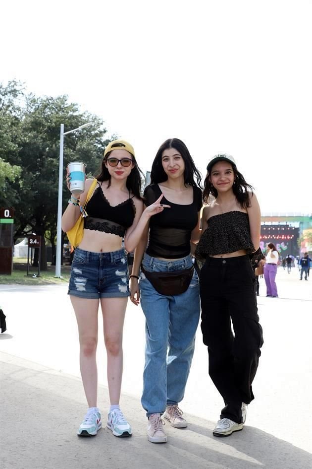Yadira Villegas, María José Guzmán y Emma Flores  