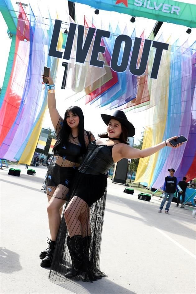 Alejandra Barrientos y Ericka Muñoz