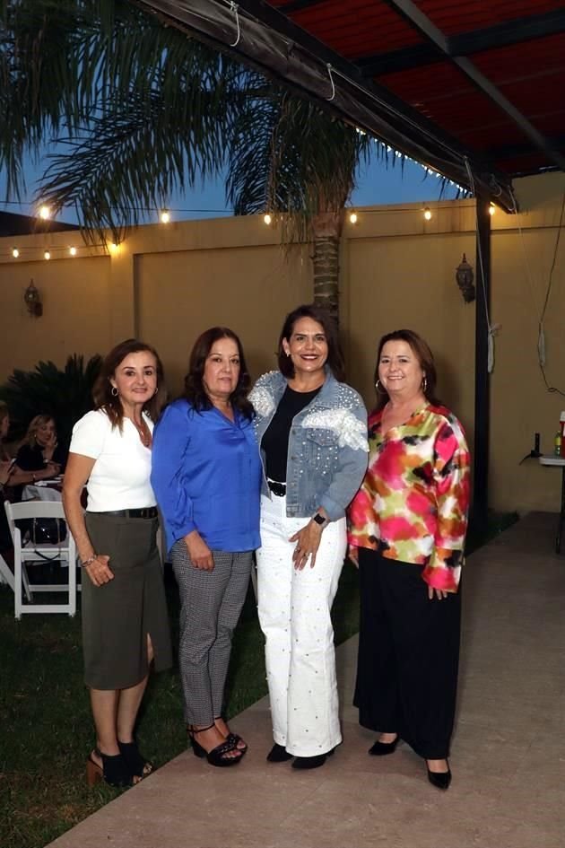 Irma Laura Silva, Adriana Silva, Esmeralda Martínez y Olga Silva