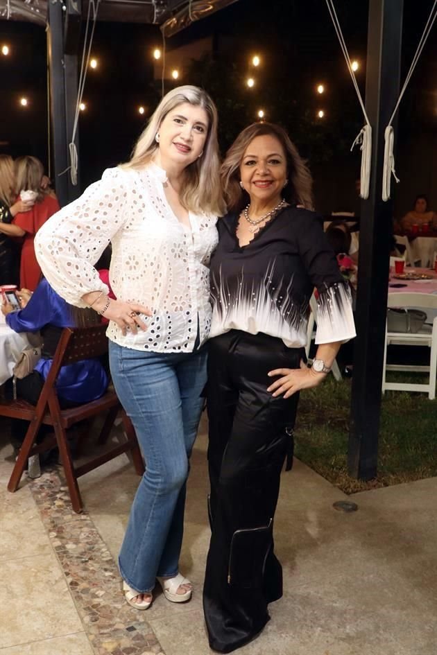 Dora Ruiz y Mirna Hernández