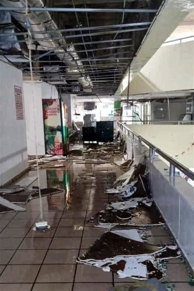 Daños en el Hospital General del IMSS tras el paso de 'Otis' por Acapulco.