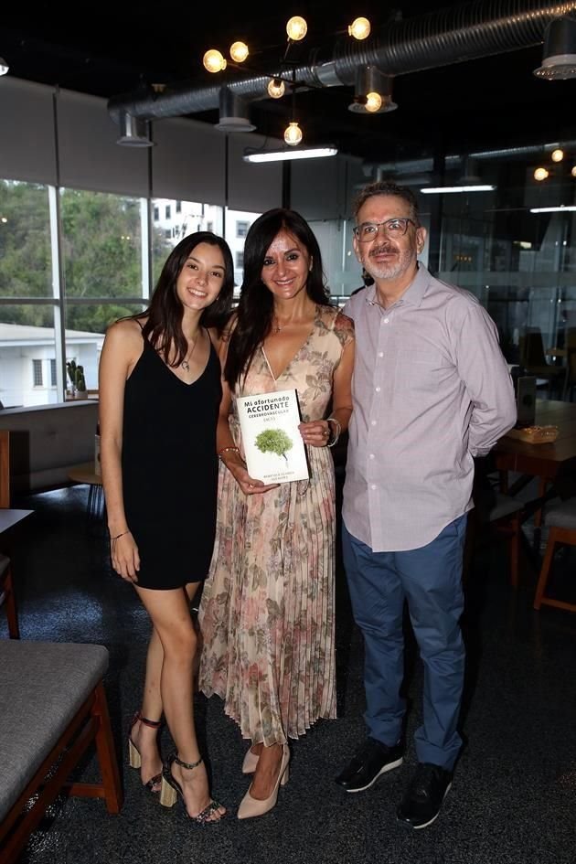 Natalia Pérez, Maricruz Treviño y Javier Noodo