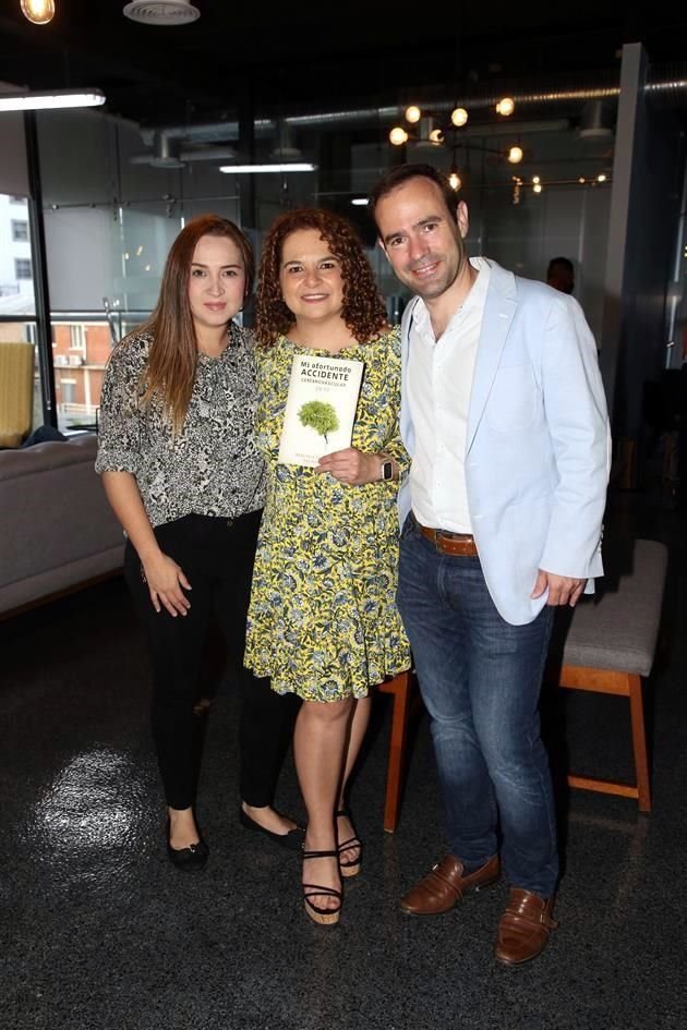Maricela Reyes, Berenice Flores Aguilera y Alex Pérez