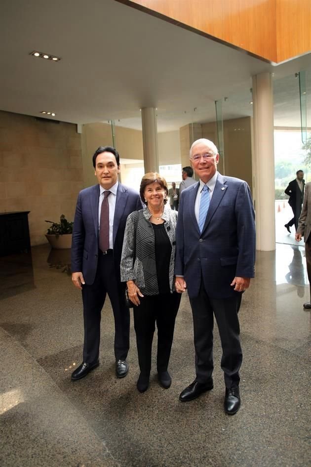 Rodolfo Orozco, Lourdes González de Martínez y Américo Martínez