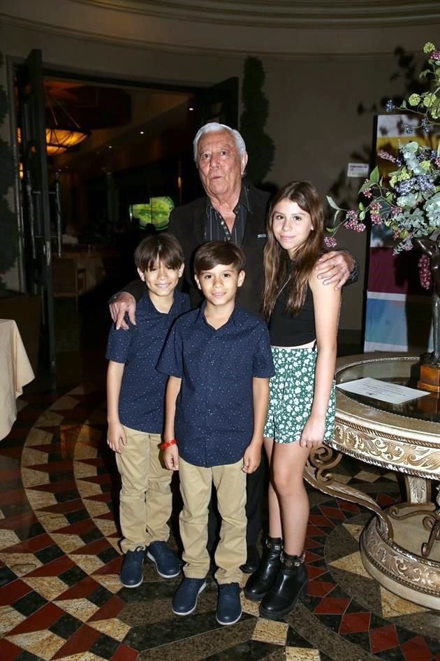 Gilberto Muñoz, Isabella García Muñoz, Alfredo García Muñoz y Mauricio García Muñoz