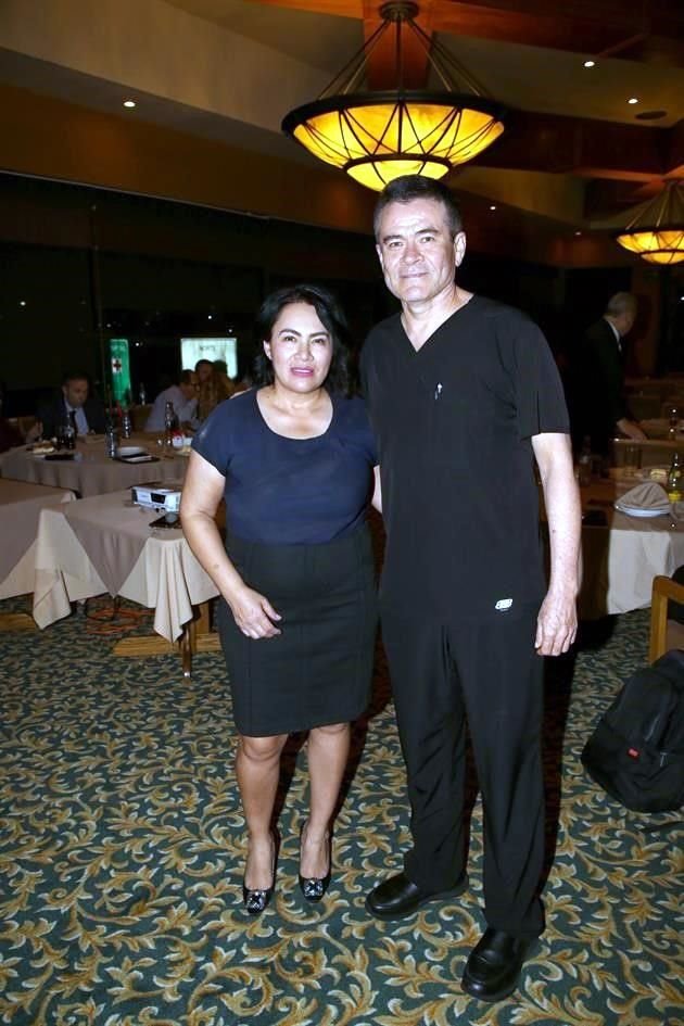Josefina Morín y Francisco Merino