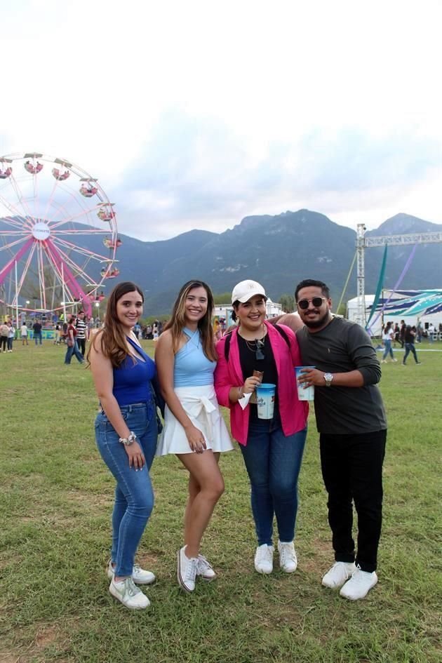 Paulina Rodríguez, Daniela Carvajal, Diana Castillo y Carlos Gómez