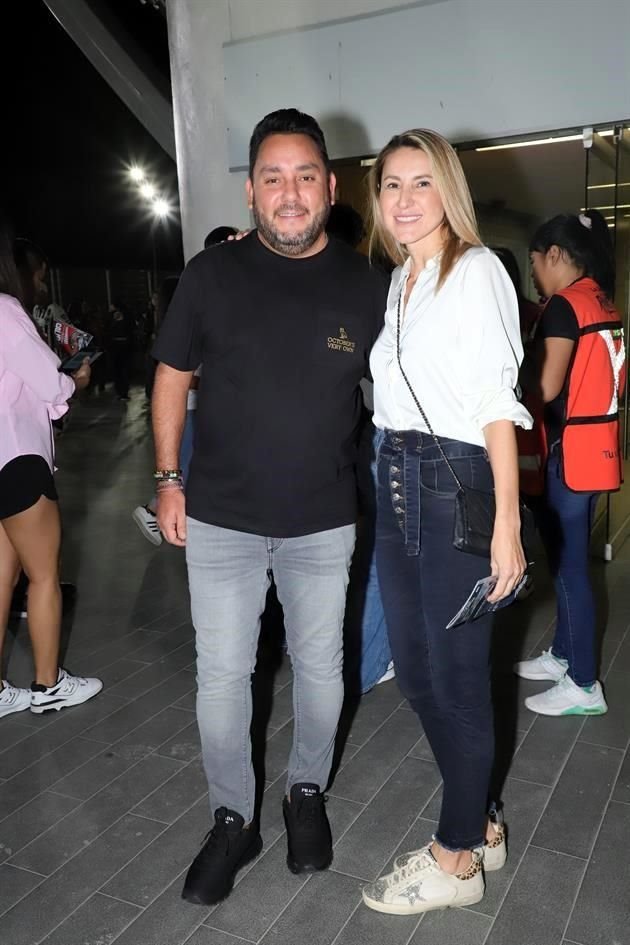 Rafael Villasana y Claudia Fernández