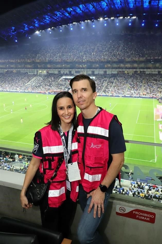 Gaby Beltran de De la Garza y Marcelo de la Garza