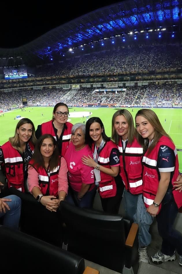 Voluntarios de la Cruz Rosa