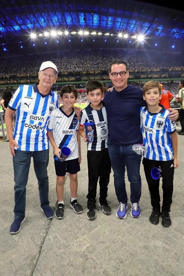 Raúl González, Mateo Garza T, Esteban Martínez, Alejandro Rodríguez y Juan Pablo Rodríguez