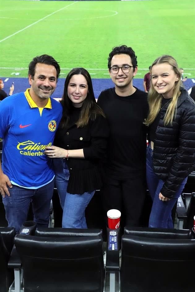Jorge Vergara, Lorena Rocher de Vergara, Jorge Vergara Jr. y Marita Romo