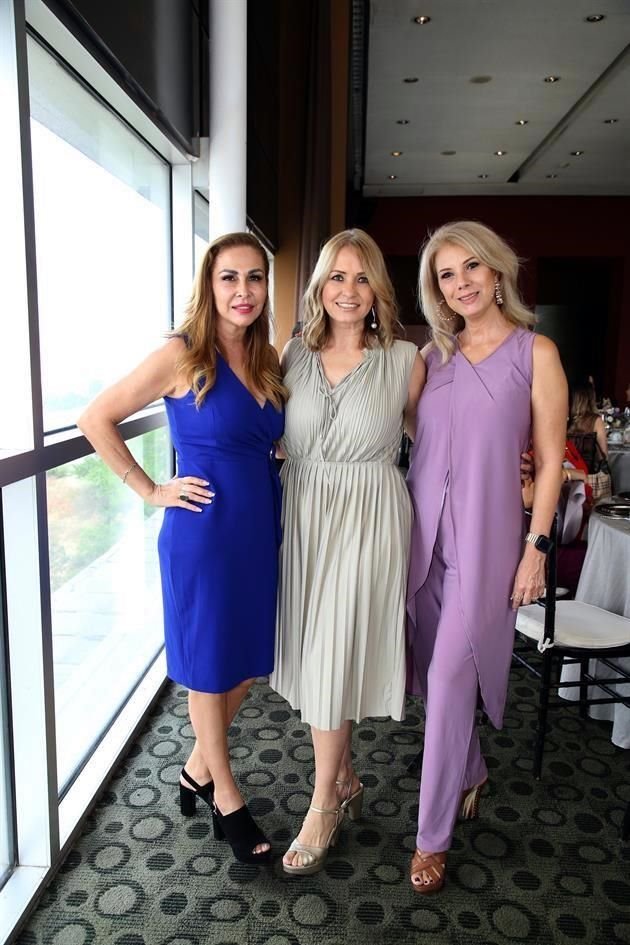 Susy Esparza, Delia Chávez y Celia Garza