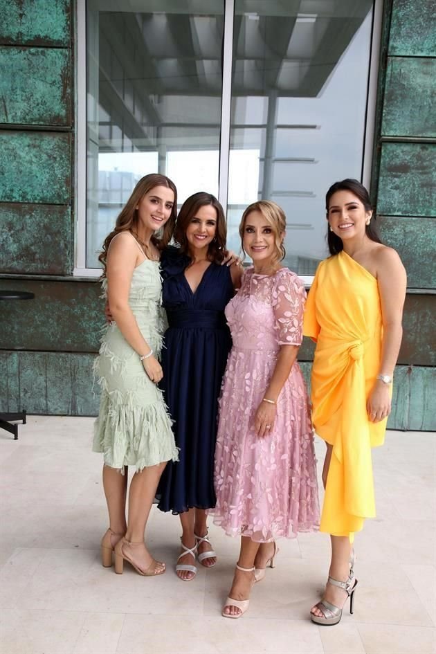 Fernanda Páez Ávila, Mónica Ávila de Páez, Mirta Perales de Ibarra y Valeria Ibarra Perales