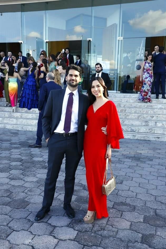 Mauricio Canales y Regina Escamilla