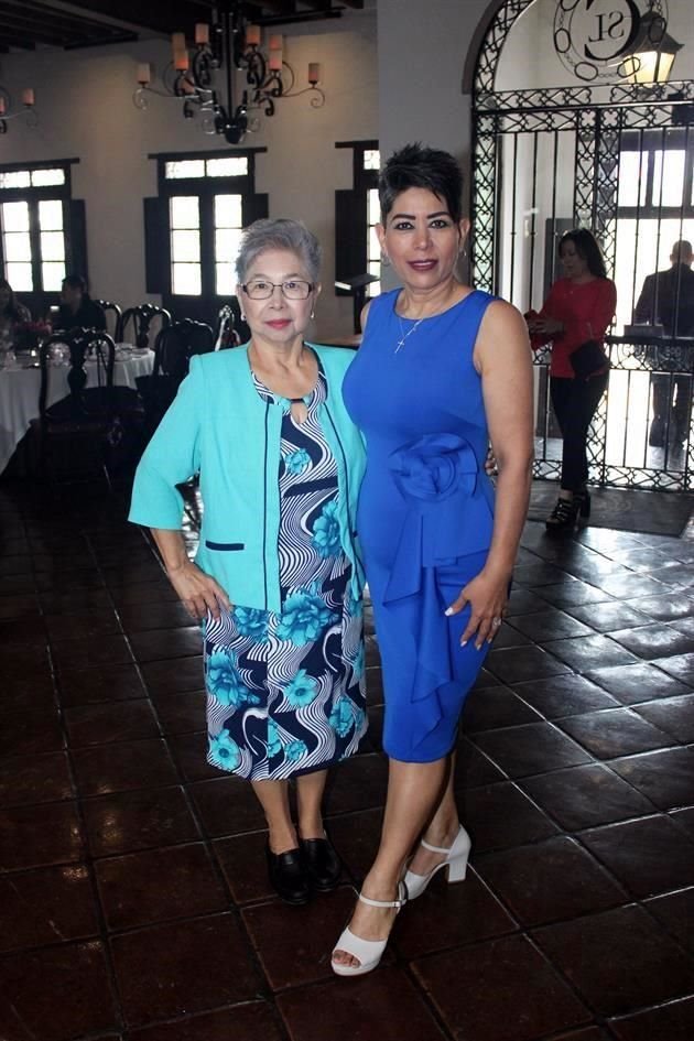 Juany Flores y Lupita Villarreal