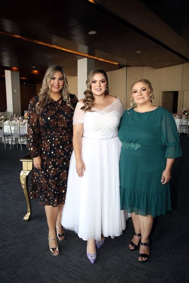 Ale Saldaña, Ana Lucia González Saldaña y Blanca Saldaña de González