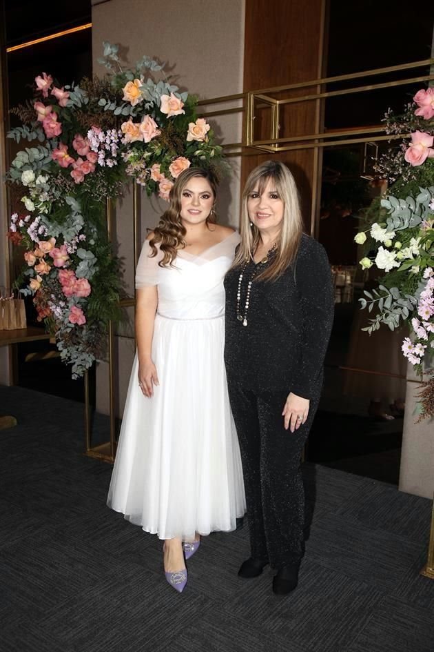 Ana Lucia González Saldaña y Mayte Tamez