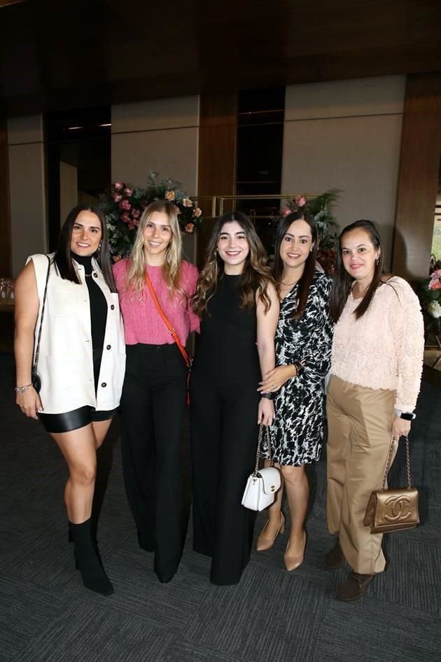 Caro Leal, Paola Villarreal, Andrea Lozano, Andrea Leal y Mónica Sepúlveda