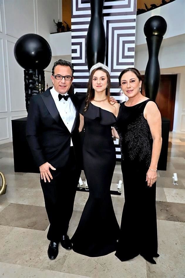 Mauricio Calderón, Marcela Calderón y Marcela Martínez de Calderón