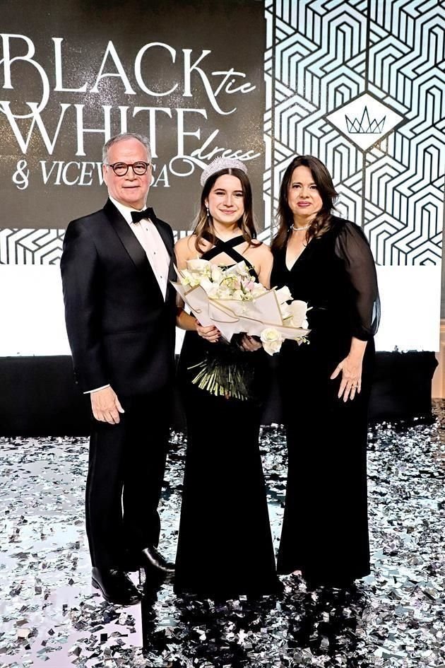 Luis Iturralde, Mía Flores Tassinari y Piny Zambrano de Iturralde