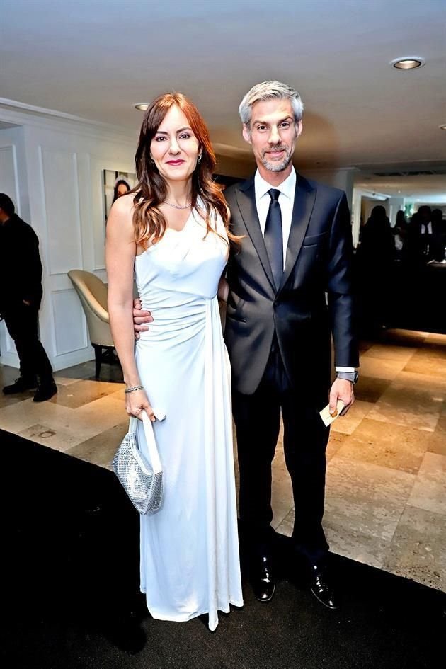 Valeria Milmo y Rubén Flores