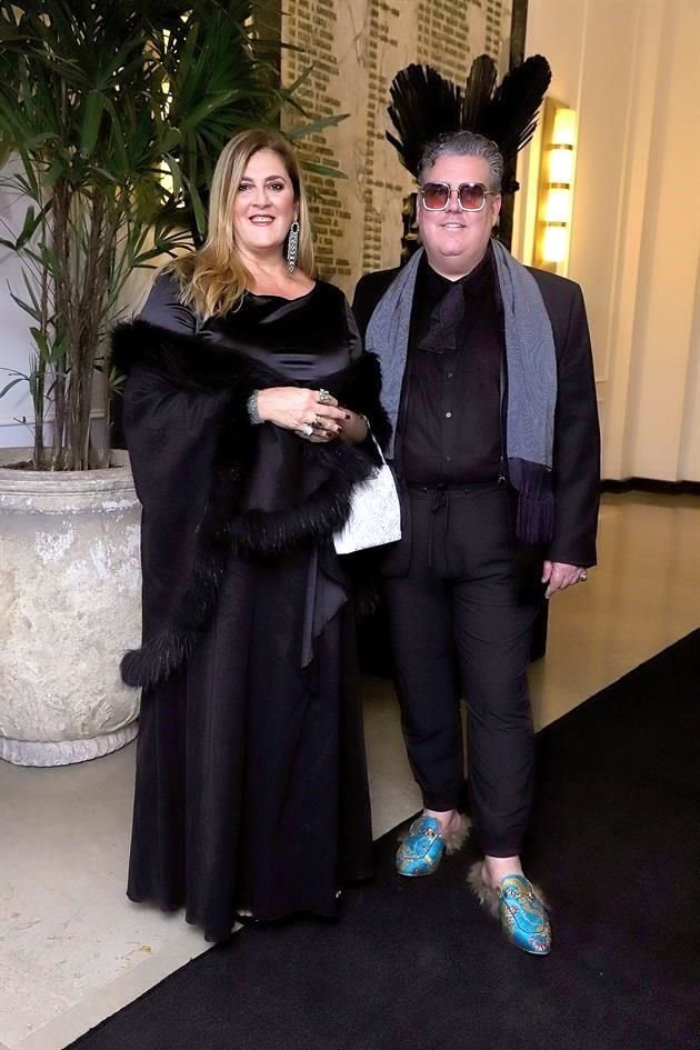 Gabriela Iza de Lozano y Javier Lozano