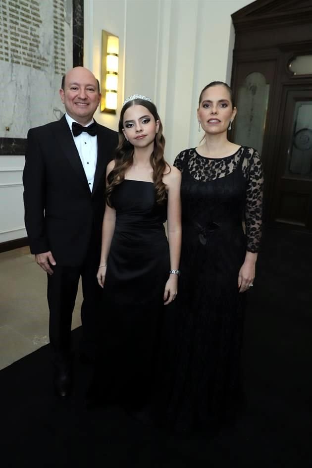 César Carlos Garza, Sofía Garza Zamora y Erika Zamora de Garza