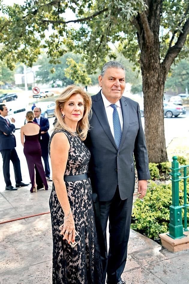 María Julia Zubieta y Landa de Castuera y Rodolfo Castuera