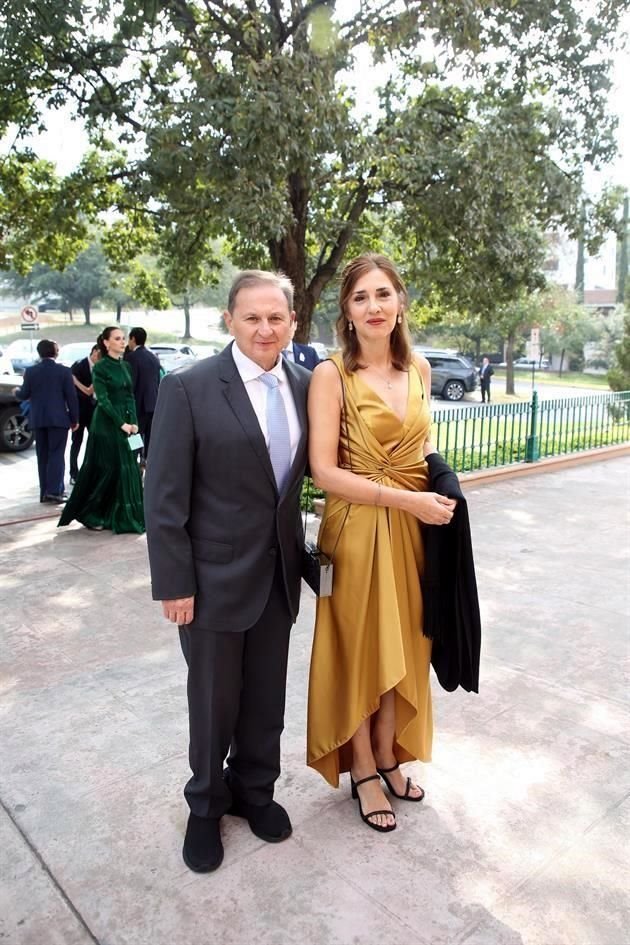 Sergio Martínez y Maye de Martínez