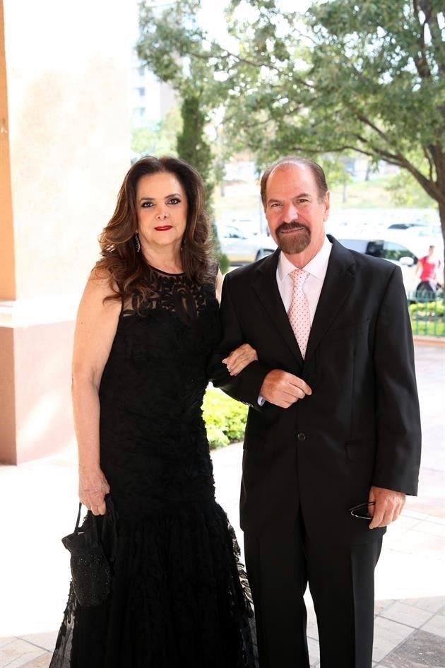 Leticia Rodríguez de Cueva y Javier Cueva Ancira