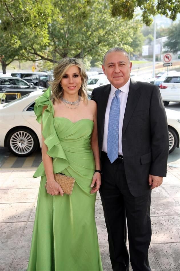 Gabriela Alcántara de Huerta y Homero Huerta