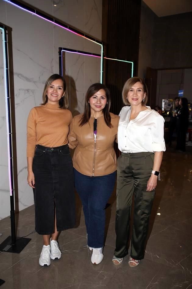 Vivi Galván, Cristina Laines y Lety Lozano
