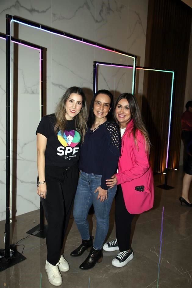 Daniela Corral, Aida Rodríguez y Ari Gutiérrez