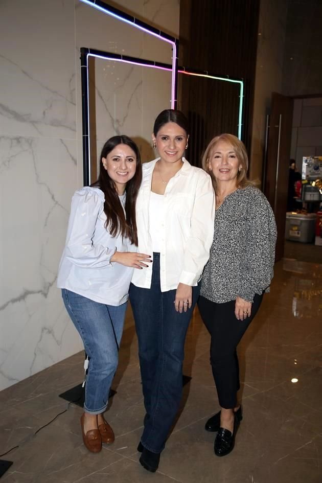Liliana López, Claudia López y Claudia Garza