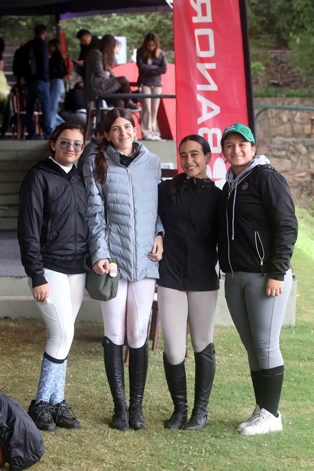 Ángela Reyes, Jimena Flores, Dana Chapa y Tania Martínez