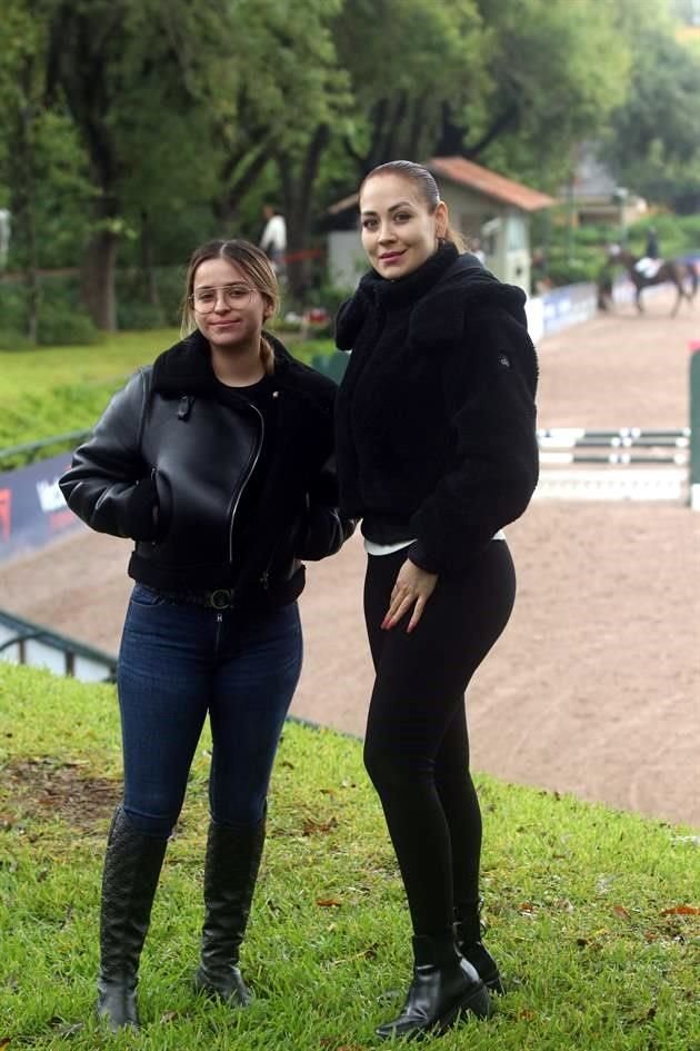 Paris Gutiérrez y Ana Morales