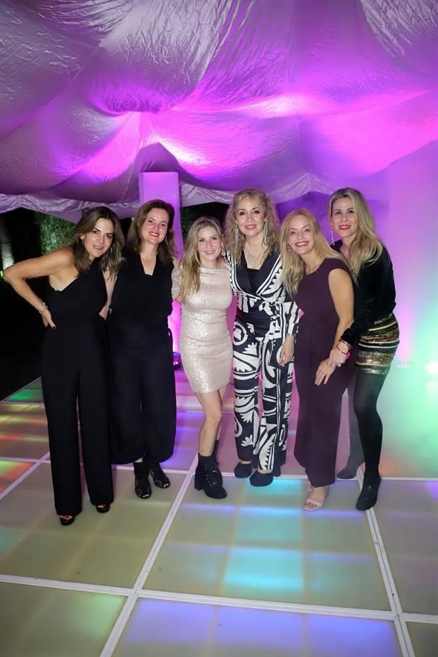 Alba Flores, Eva Ríos, Erika Lankenau, Katya Garza, Frieda Erhard y Mayela Garza