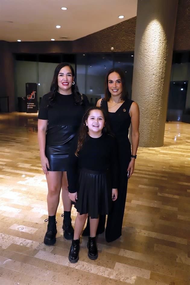 Alejandra Sánchez, Gabriela Sánchez y María Vea