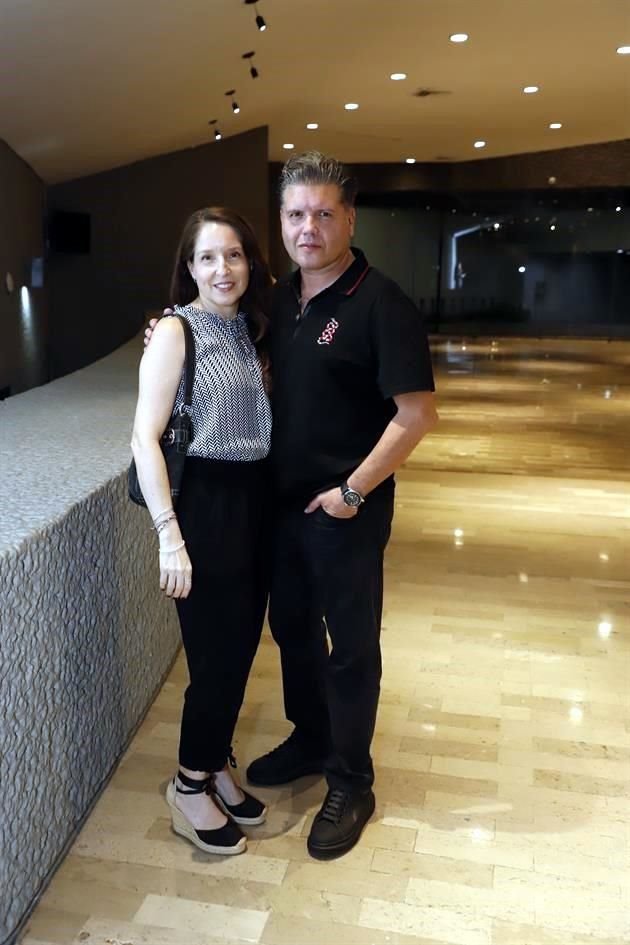 Sandra Dávila y Wayo Martínez